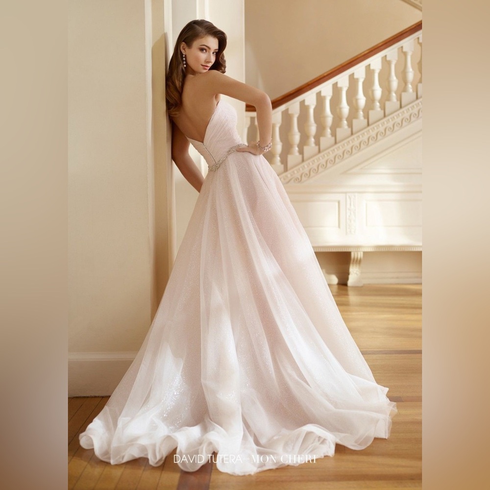 NWT MARTIN THORNBURG FOR MON CHERI BRIDAL 217212 A-LINE STRAPLESS WEDDING DRESS.
